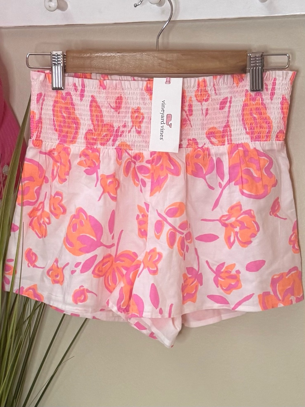 Vineyard Vines Summer Bloom Smocked XS Shorts NWT Pink White Coral